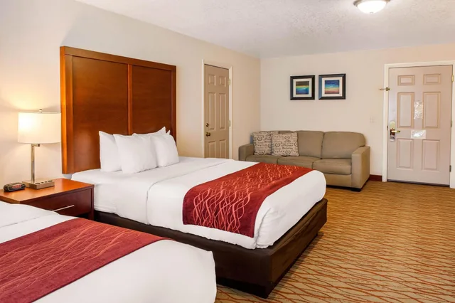 Deluxe, Multiple Beds, Comfort Inn Mount Shasta Area 3/8