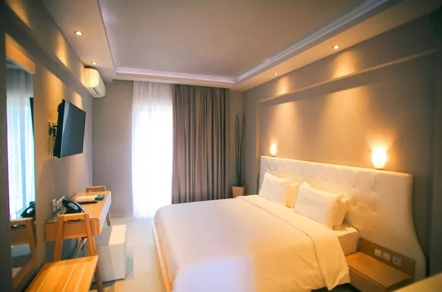 استوديو ديلوكس، Royal Hotel and Suites 1/3