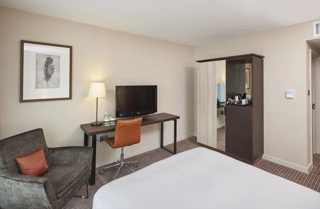 غرفة بسرير كوين مع أريكة، Doubletree By Hilton London Excel 4/9