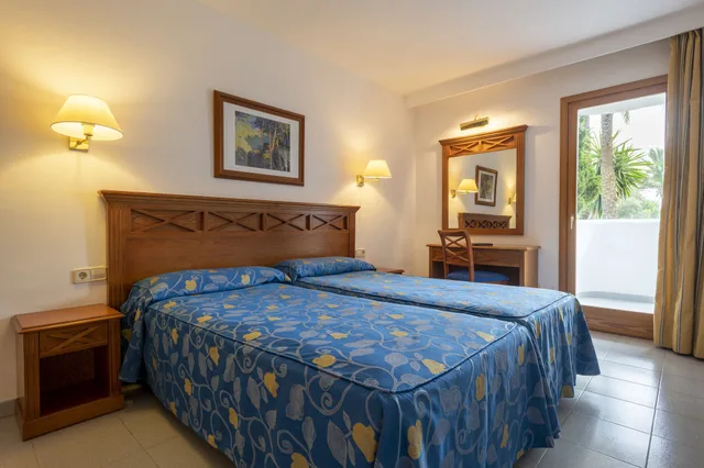 1 Bedroom, Apartment, Twin Beds, Sofa, Inturotel Esmeralda Garden 1/4