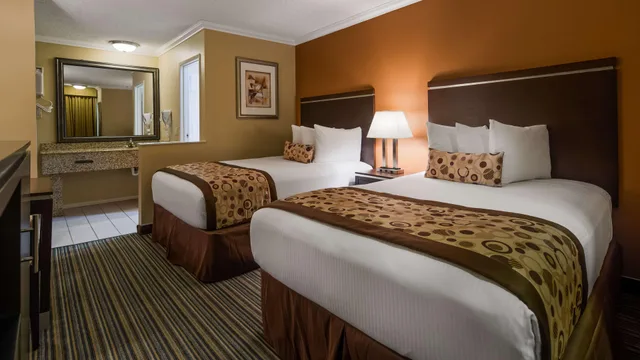 غرفة، Best Western Courtesy Inn - Anaheim Park Hotel 6/10