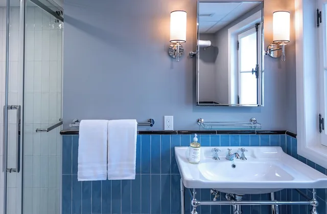 جناح جونيور بسرير كوين مع أريكة، Acadia Hotel 8/9
