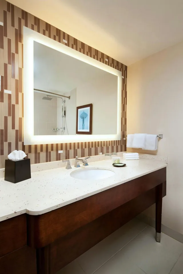 غرفة تقليدية بسرير كينج مع أريكة، WESTIN - SEATTLE 10/10