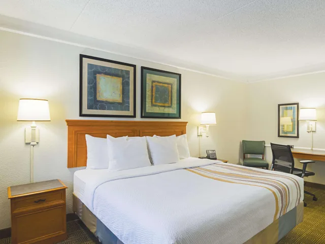 غرفة بسرير مزدوج، Ramada by Wyndham Westminster Denver 3/3