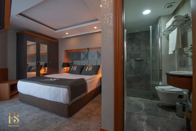 جناح جونيور بسرير كينج، Four Seven Hotel 5/7