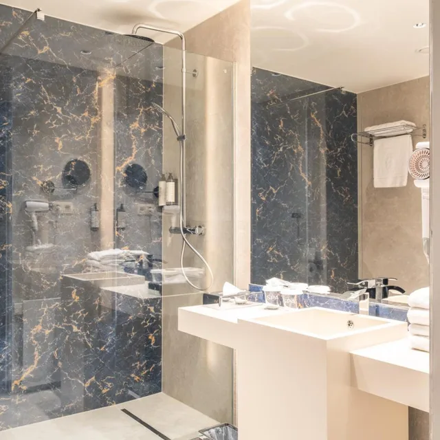 جناح جونيور بسرير كينج بإطلالة على المدينة، TOP CityLine Hotel Hyllit 7/10