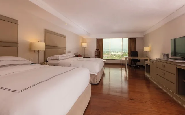 Superior, King Bed, Club Floor، Barcelo Guadalajara 1/10