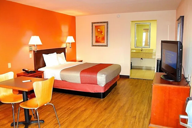 غرفة قياسية بسرير كينج، Motel6 Winnie Tx 3/10