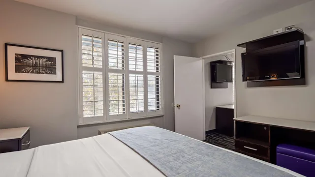 جناح بسريرين كوين، Surestay Hotel By Best Western Beverly Hills West 1/10