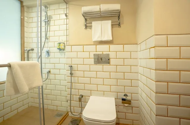 غرفة قياسية بسريرين منفصلين، Bloom Hub - WEH Andheri 3/3
