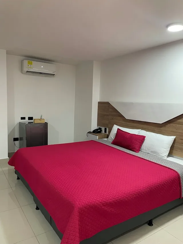 غرفة ديلوكس بسرير كوين بجاكوزي، Ofix Hotel 1/10