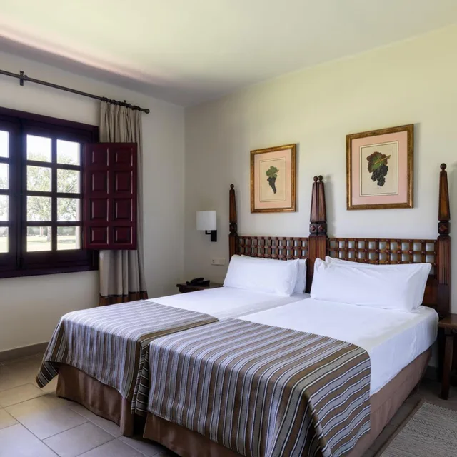غرفة بسرير فردي، Parador De Albacete 1/3