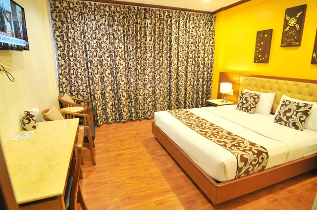 غرفة بسريرين منفصلين بإطلالة على المسبح، Malaysia Hotel 4/10