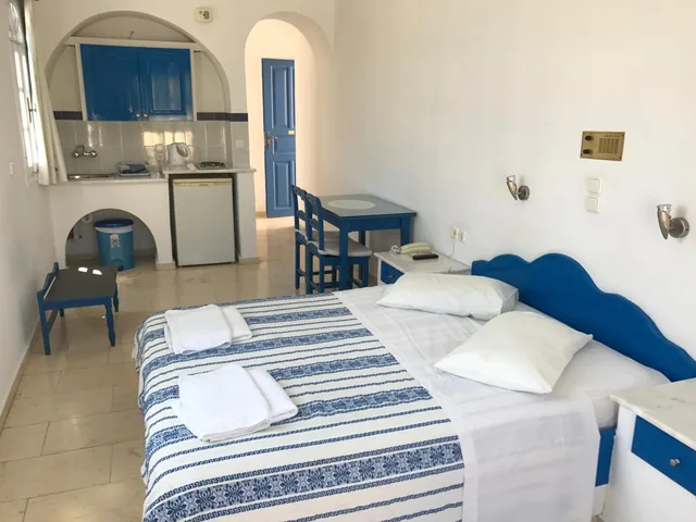 غرفة ديلوكس بسرير مزدوج بشرفة، Dioskouri Art Villas 3/9