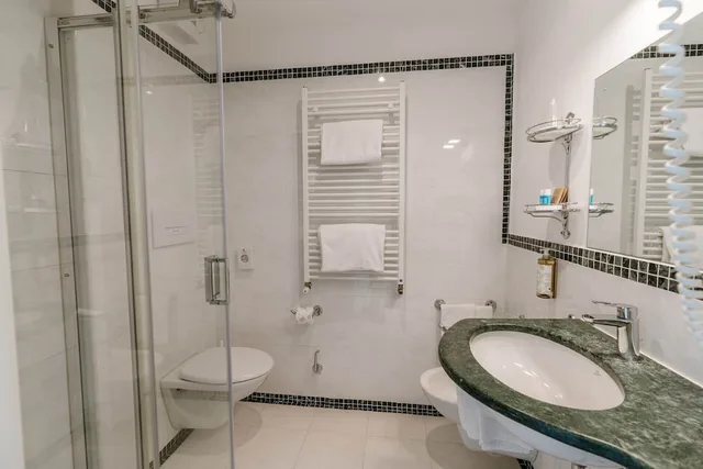 غرفة ديلوكس بسريرين منفصلين في الملحق، Hotel Monte Baldo and Villa Acquarone 9/9