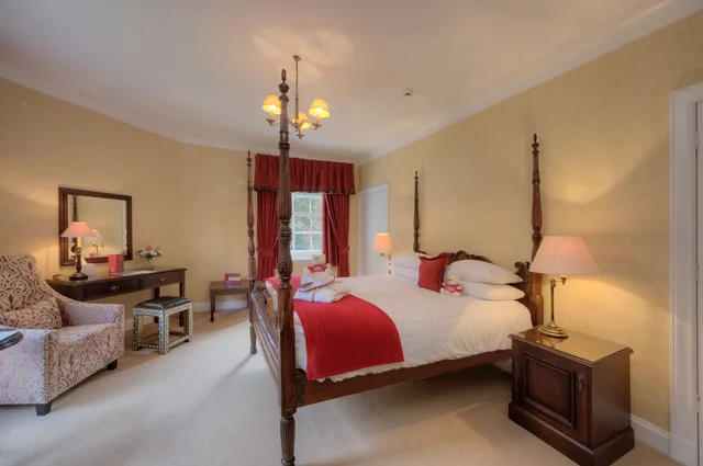 جناح، Muthu Newton Hotel 2/3