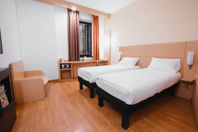 Premium Twin, Ibis Astana Hotel 8/10