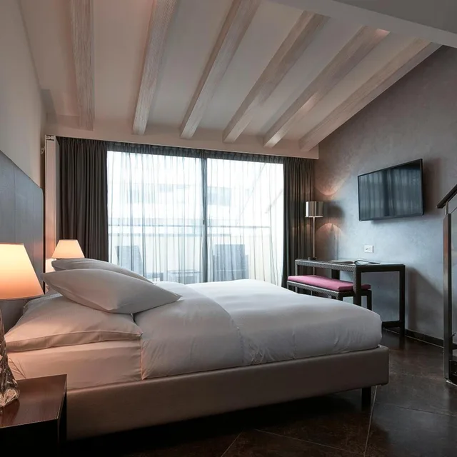 دوبلكس، Hotel d Alleves 2/4