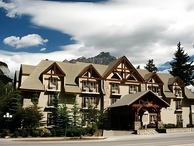 غرفة بريميوم، Banff Inn 1/2