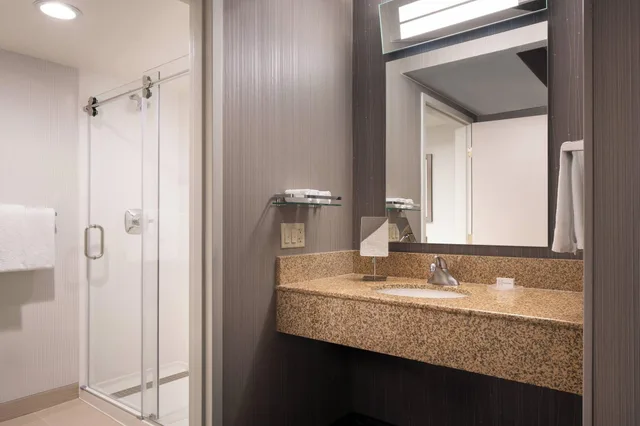 غرفة رباعية لذوي الإعاقة، Courtyard By Marriott Milpitas Silicon Valley 3/4