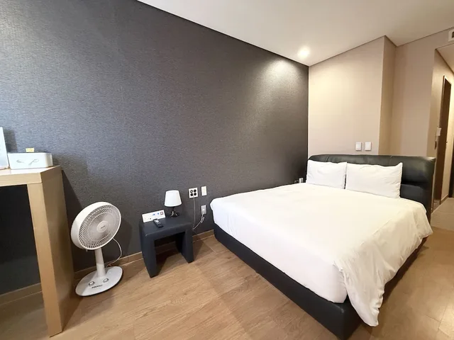 غرفة سوبيريور بسرير مزدوج بحوض استحمام، Mohenic Hotel Seoul Myeongdong 8/9