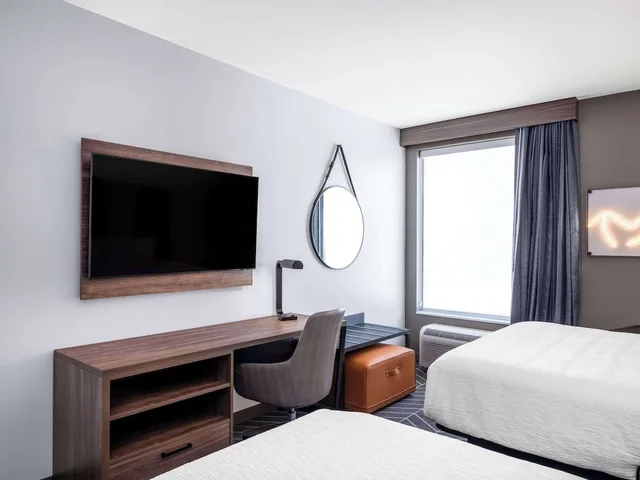 Room, 2 Queen Beds, La Quinta Inn and Suites by Wyndham Chelsea 3/5