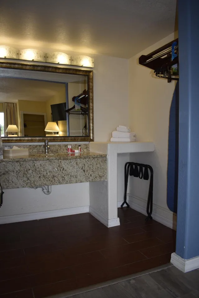 Deluxe, 2 Double Beds, Days Inn by Wyndham Wildwood I-75 6/6