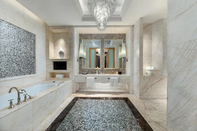 جناح رئاسي بسريرين كينج، CROWNE PLAZA YICHANG 3/3