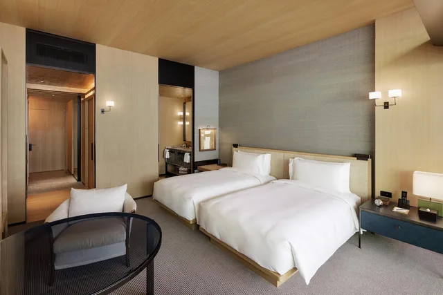 غرفة بسريرين منفصلين بإطلالة على الحديقة، Park Hyatt Kyoto 2/5