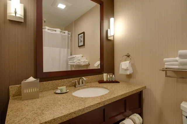 غرفة بسرير كوين، Best Western Plus Truckee-Tahoe Hotel 5/7