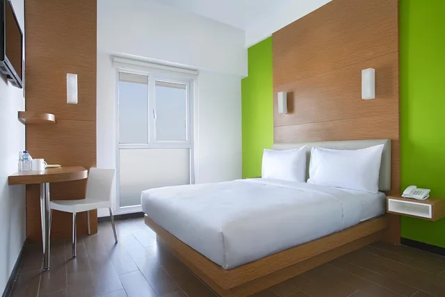 Smart Room Hollywood, Hotel Amaris Embong Malang 5/7