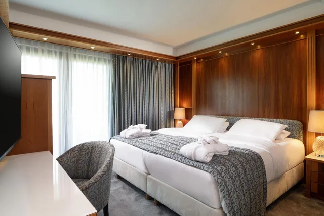 Grand, Suite, Queen Bed, Sofa, Maritim Hotel Darmstadt 2/3