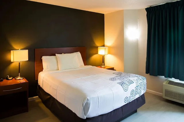 غرفة قياسية بسرير كوين، Econo Lodge Harrisburg - Hershey North 1/3