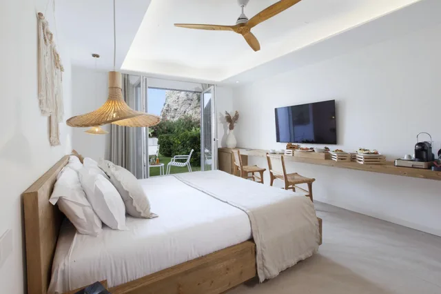 غرفة كلاسيكية بسرير مزدوج بإطلالة على الحديقة بشرفة، Maya Beach Resort 3/7