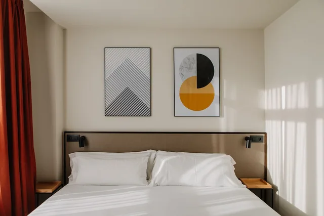 غرفة ثلاثية بسرير كينج مع أريكة، Hotel Kramer 3/8