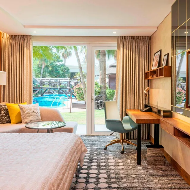 Guest Room, Superior, Pool View, Direct Pool Access، Le Meridien Dubai Hotel and Conference Centre 3/8