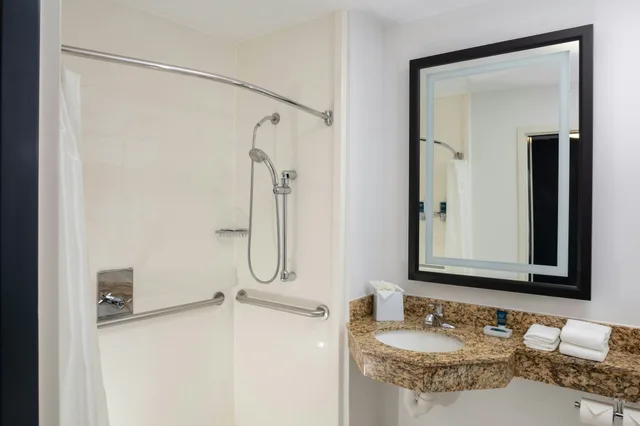 غرفة بسرير كينج، Four Points By Sheraton Memphis East 4/12