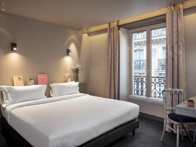 غرفة ديلوكس ثلاثية بسرير كوين مع أريكة، Grand Hotel Lafayette Buffault 1/6