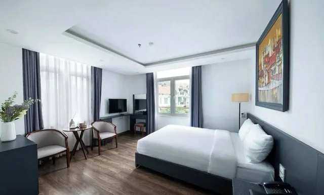 غرفة بريميير بسرير كوين، Hotel The Hanoi 2/5