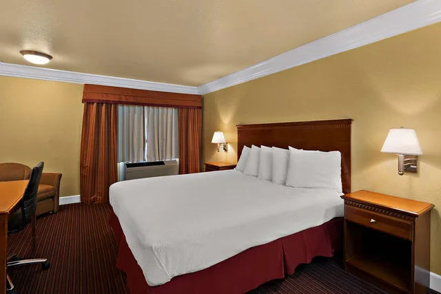 غرفة بسرير كينج لذوي الإعاقة، Best Western Willits Inn 2/4