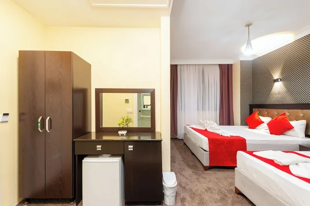 غرفة قياسية ثلاثية بثلاثة أسرّة، Grand Abimo Hotel (ex Hotel Diamond City) 5/7