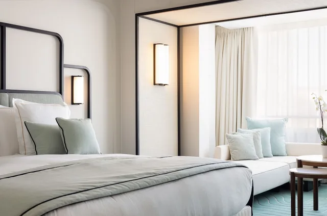 Junior Suite, King Bed, City View, Mondrian Cannes 5/10