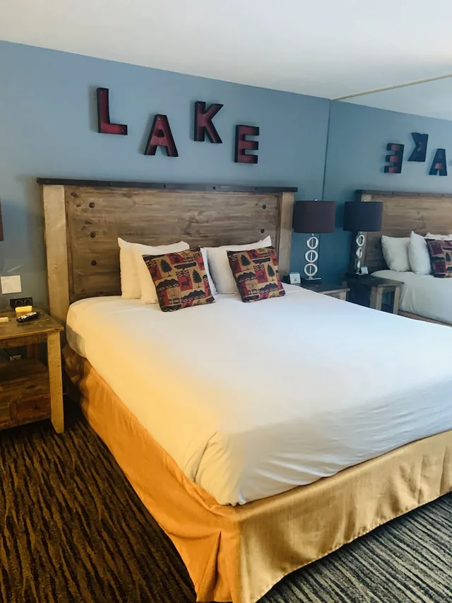 Spa, Deluxe, King Bed، Postmarc Hotel And Spa Suites 3/10