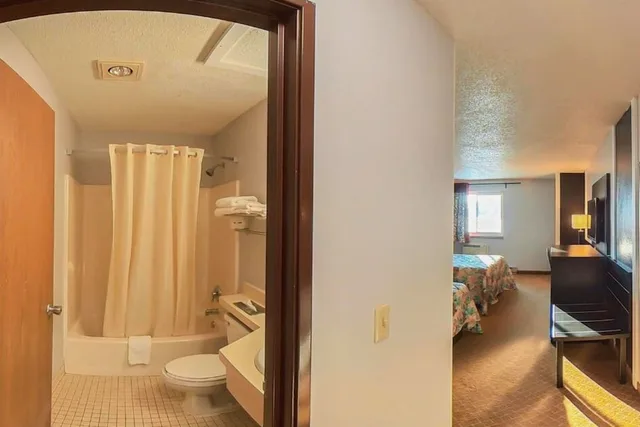 غرفة قياسية بسريرين كوين، Coratel Inn & Suites by Jasper Hastings 9/10