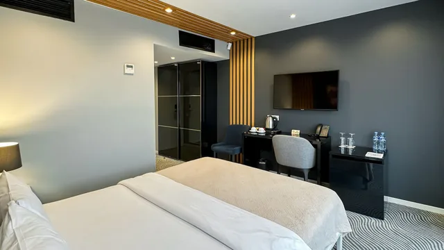 غرفة قياسية بسرير كينج، Silver 39 Boutique Hotel 3/10