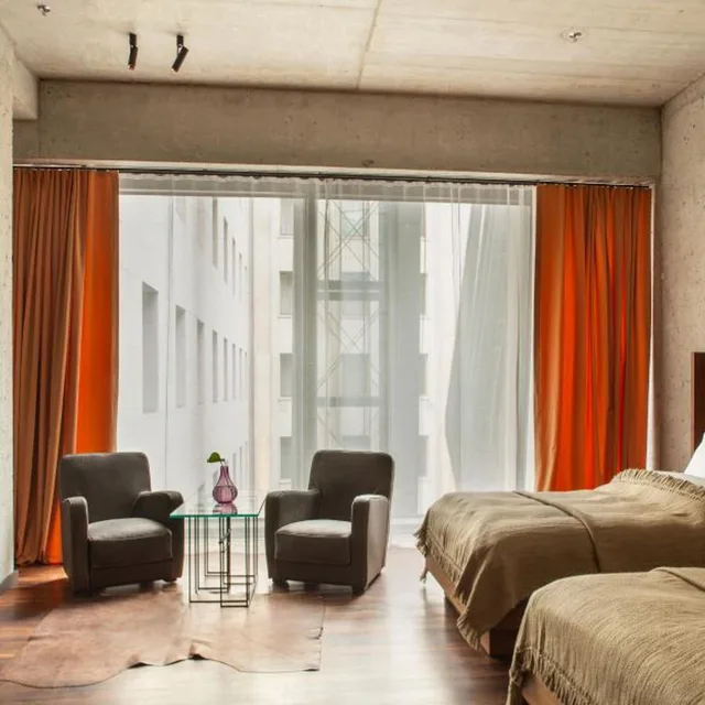 جناح جونيور عائلي، Hotel Warszawa 4/9