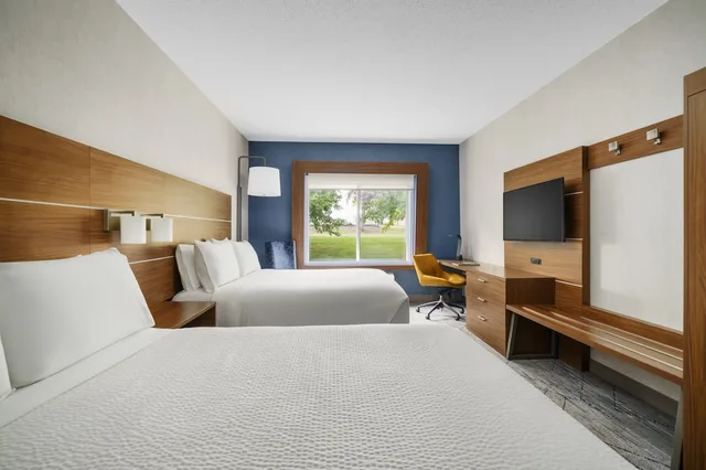 غرفة قياسية بسريرين كوين، Holiday Inn Express Irondequoit 3/8