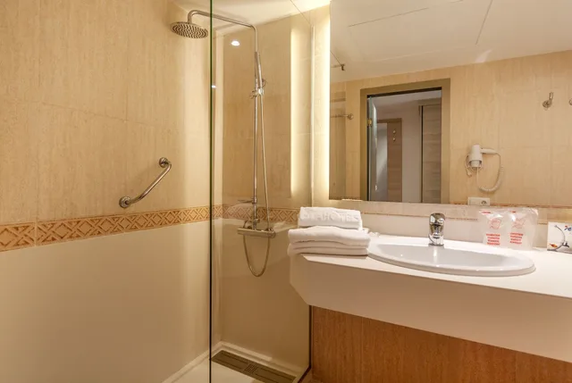 جناح جونيور بسريرين منفصلين بشرفة مع أريكة، Tomir Portals Suites - Adults Only (+16) 5/7