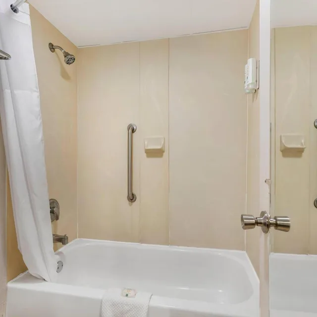 جناح بسرير كوين، Quality Inn & Suites Easley - Greenville 7/7