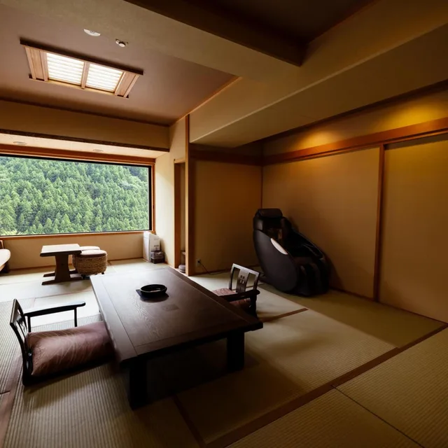 غرفة يابانية ديلوكس بإطلالة بحوض استحمام، Shin Iya Onsen Hotel Kazurabashi 1/4